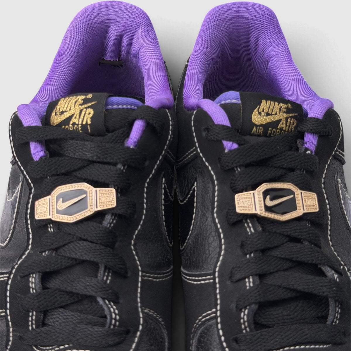 Nike Air Force 1 Low World Champ - Lakers, buty sportowe męskie w bardzo dobrym stanie rozmiar 45.5, detal