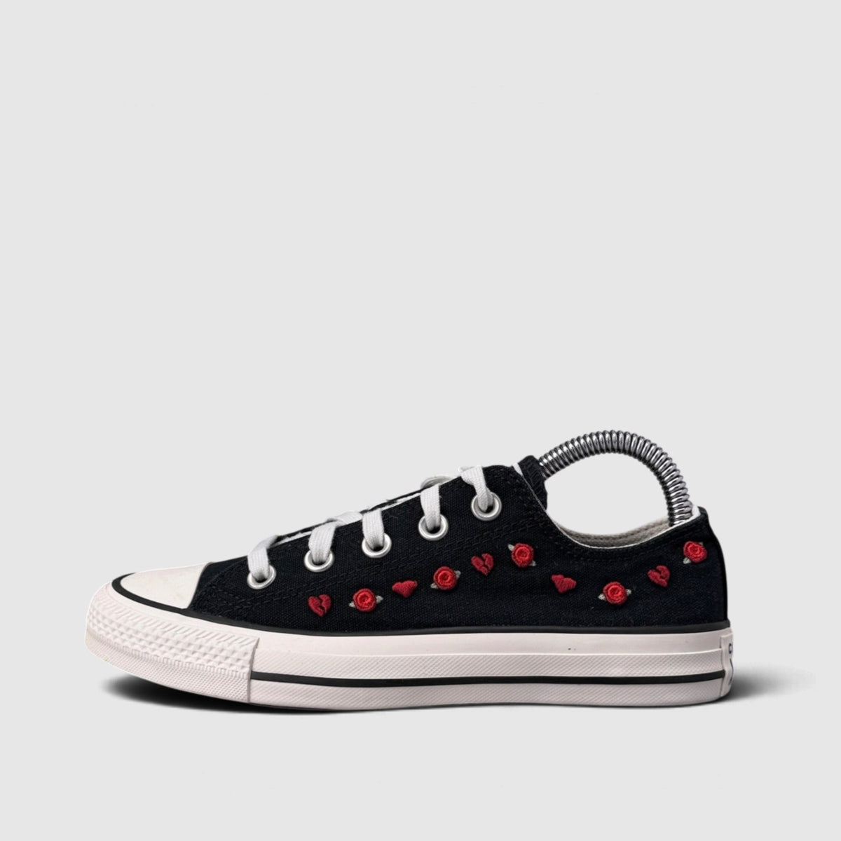 Converse Chuck Taylor All Star Love Me, Love Me Not, buty sportowe damskie w bardzo dobrym stanie rozmiar 36.5, boczny profil, lewa strona