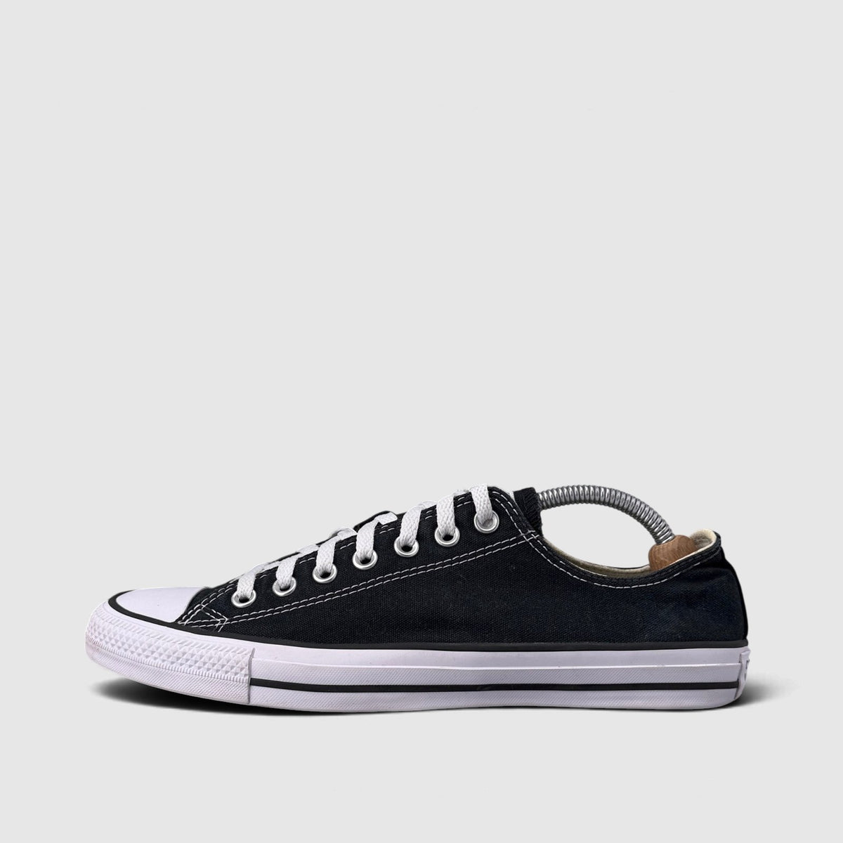 Converse Chuck Taylor All Star Black, buty sportowe męskie w bardzo dobrym stanie rozmiar 43, boczny profil, lewa strona