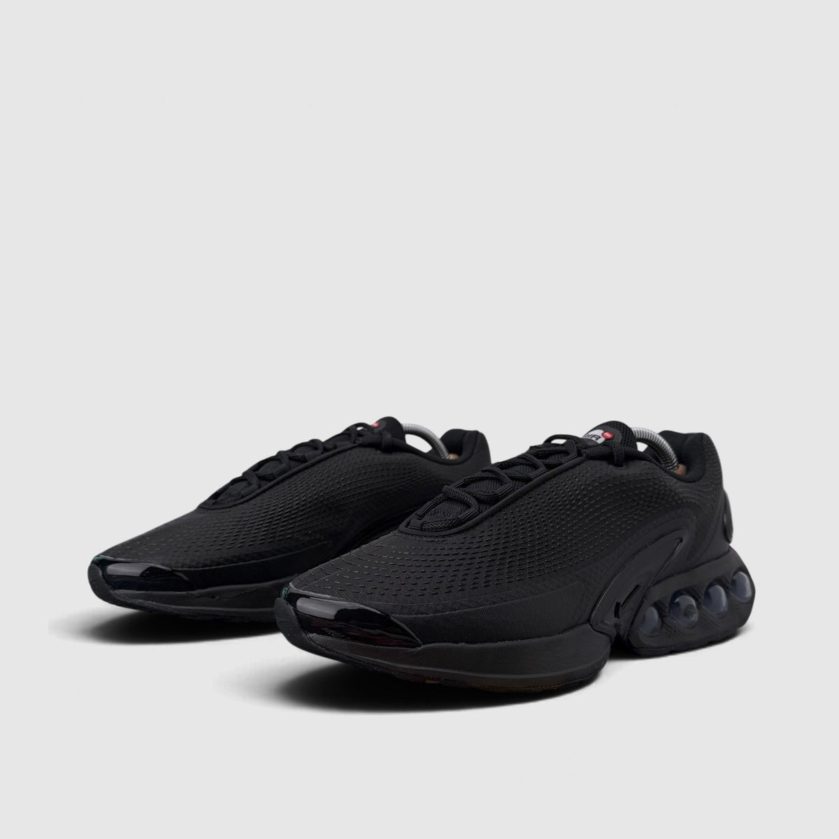 Nike Air Max DN Black Metallic Grey, buty sportowe męskie w bardzo dobrym stanie rozmiar 43, para butów