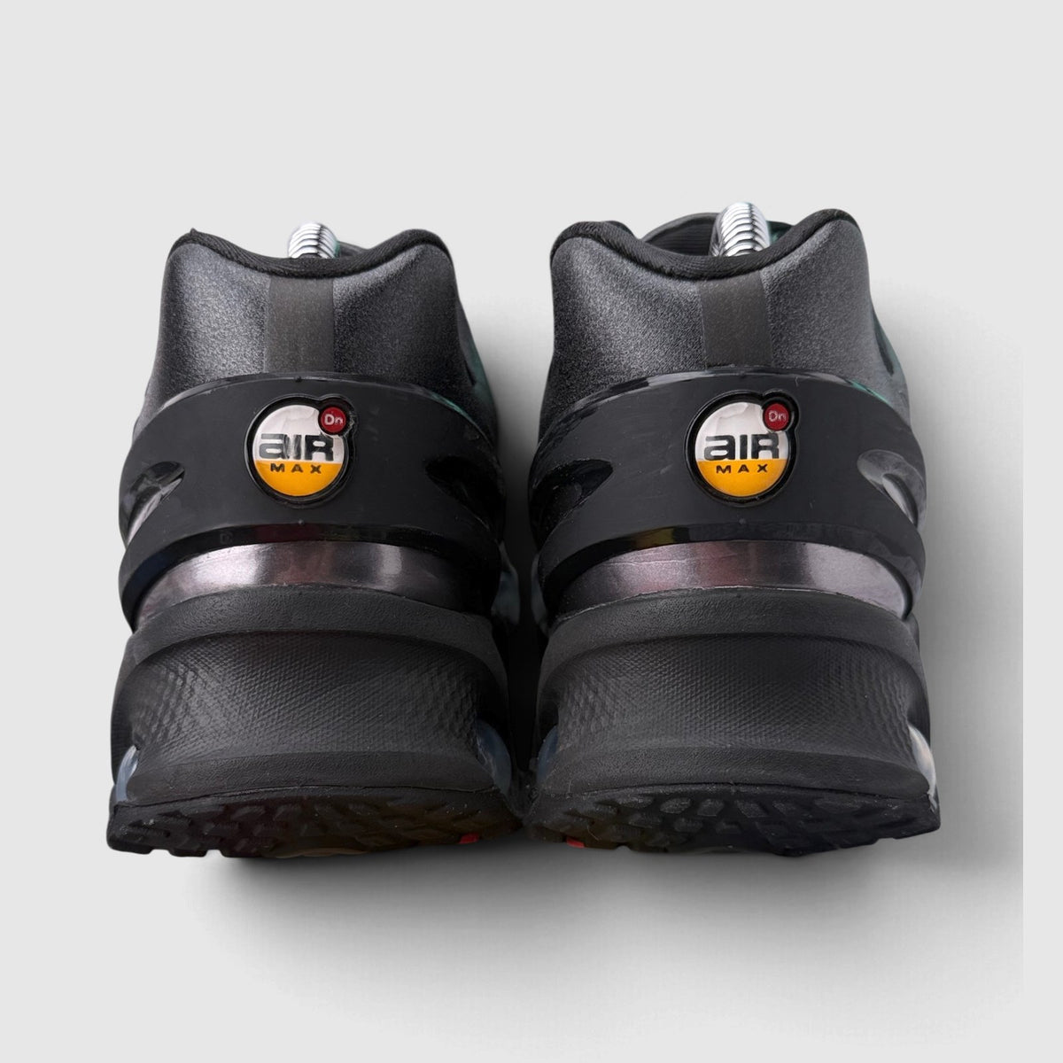 Nike Air Max DN8, buty sportowe damskie w bardzo dobrym stanie rozmiar 37.5, widok z tyłu