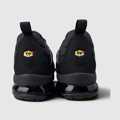 Nike Air VaporMax Plus Triple Black, buty sportowe męskie w bardzo dobrym stanie rozmiar 43, widok z tyłu