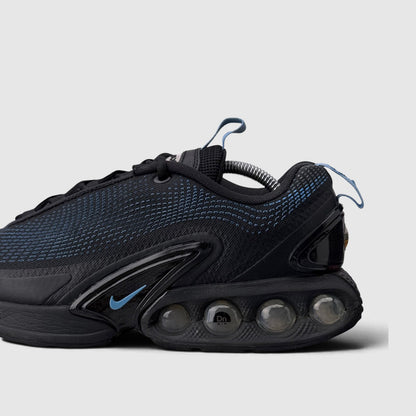 Nike Air Max DN University Blue, buty sportowe męskie w bardzo dobrym stanie rozmiar 44, boczny profil, prawa strona