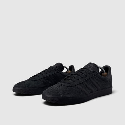 Adidas Gazelle Triple Black, buty sportowe męskie w bardzo dobrym stanie rozmiar 44, para butów
