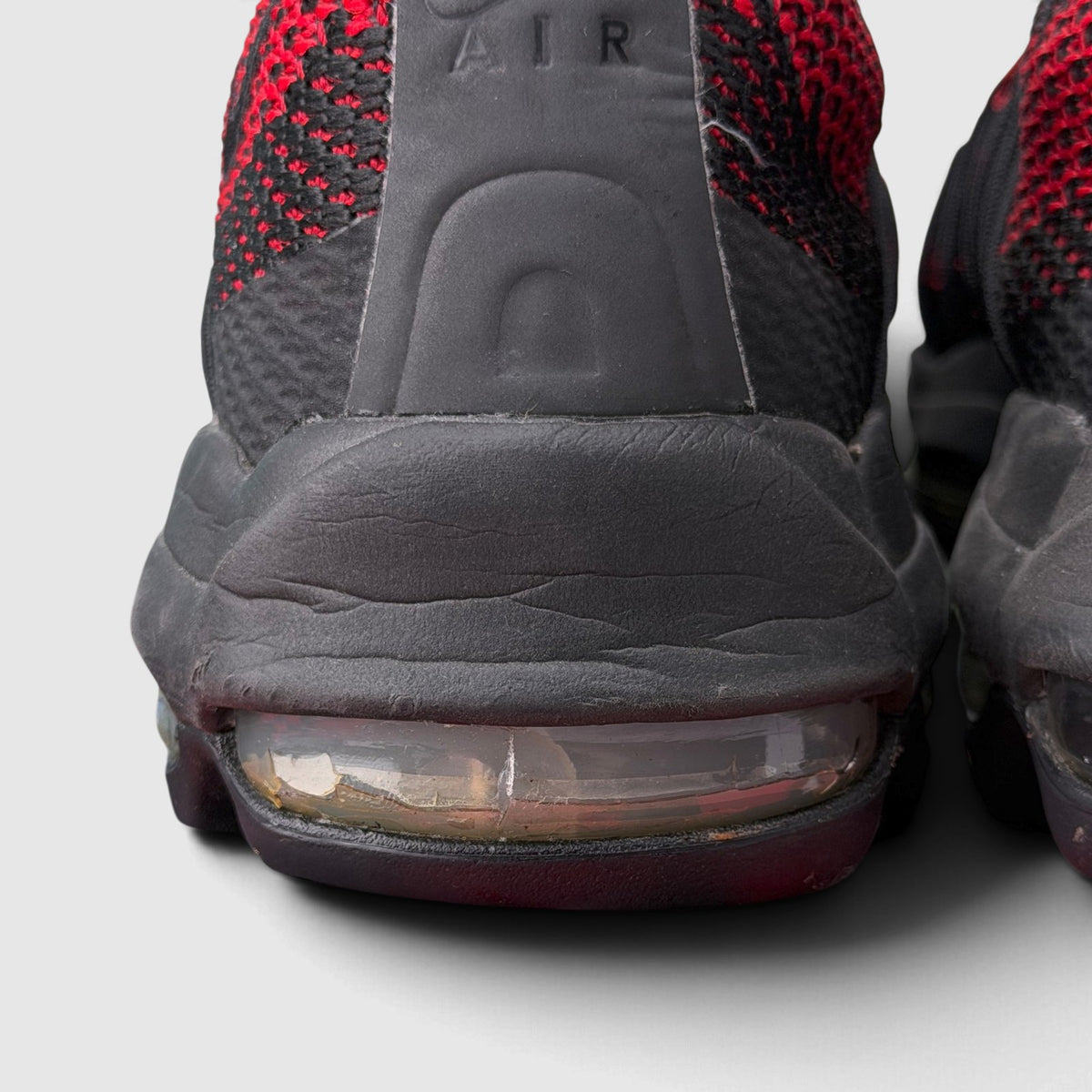 Nike Air Max 95 Essential, buty sportowe męskie w bardzo dobrym stanie rozmiar 45.5, zapiętek