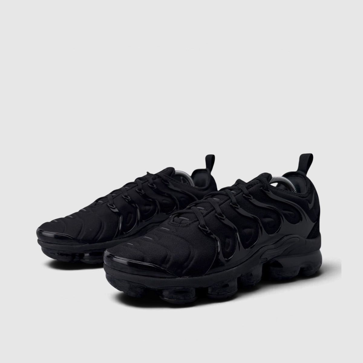 Nike Air VaporMax Plus Triple Black, buty sportowe męskie w bardzo dobrym stanie rozmiar 43, para butów