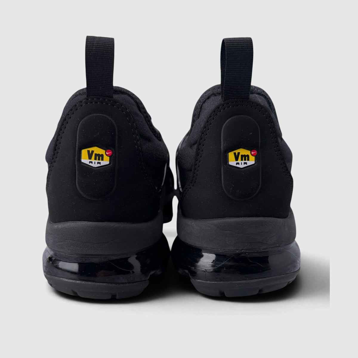 Nike Air VaporMax Plus Triple Black, buty sportowe męskie w bardzo dobrym stanie rozmiar 43, widok z tyłu