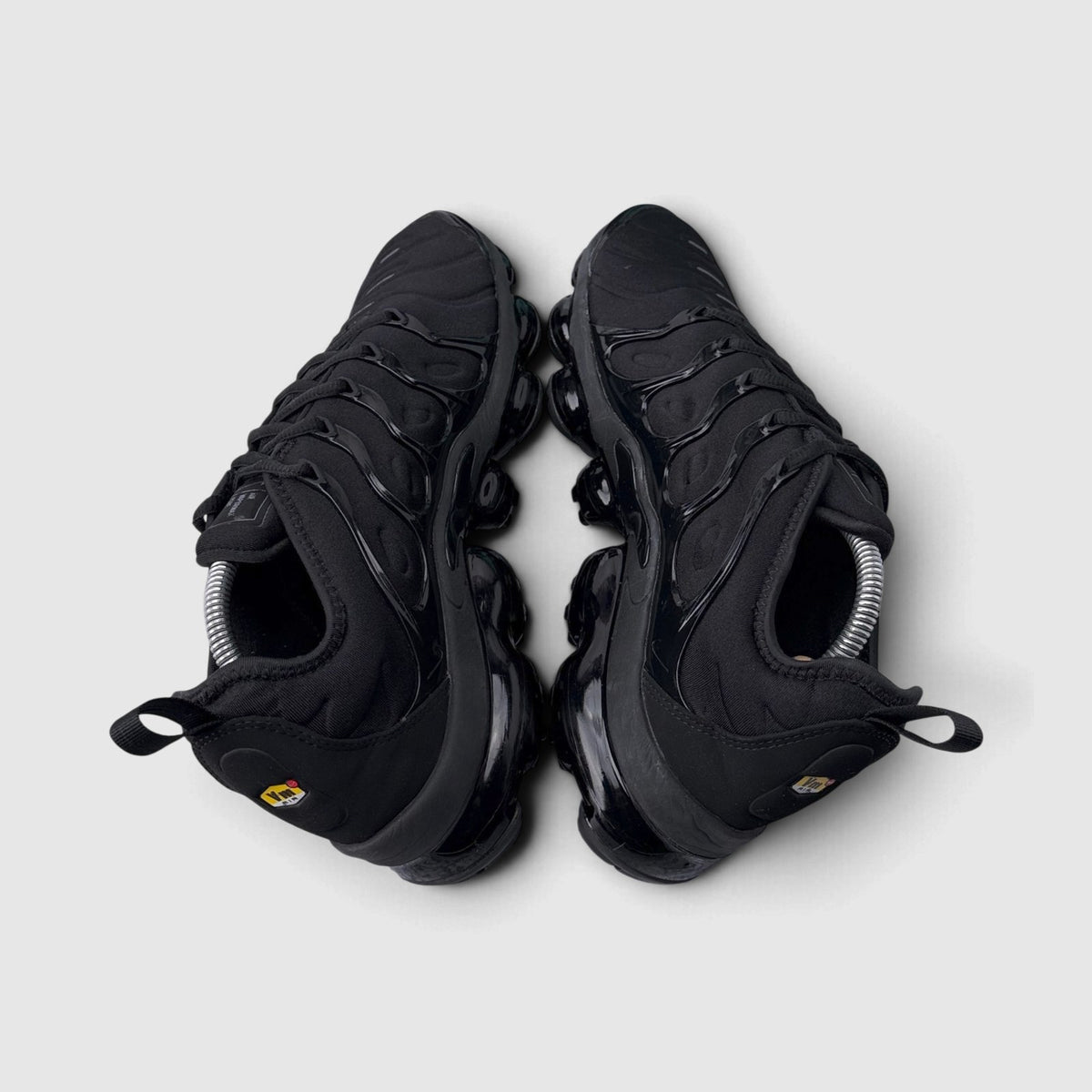 Nike Air VaporMax Plus Triple Black, buty sportowe męskie w bardzo dobrym stanie rozmiar 43, widok z góry