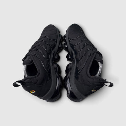 Nike Air VaporMax Plus Triple Black, buty sportowe męskie w bardzo dobrym stanie rozmiar 43, widok z góry