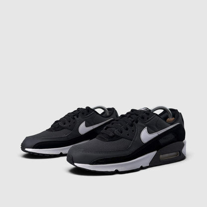 Nike Air Max 90, buty sportowe męskie w bardzo dobrym stanie rozmiar 42, para butów
