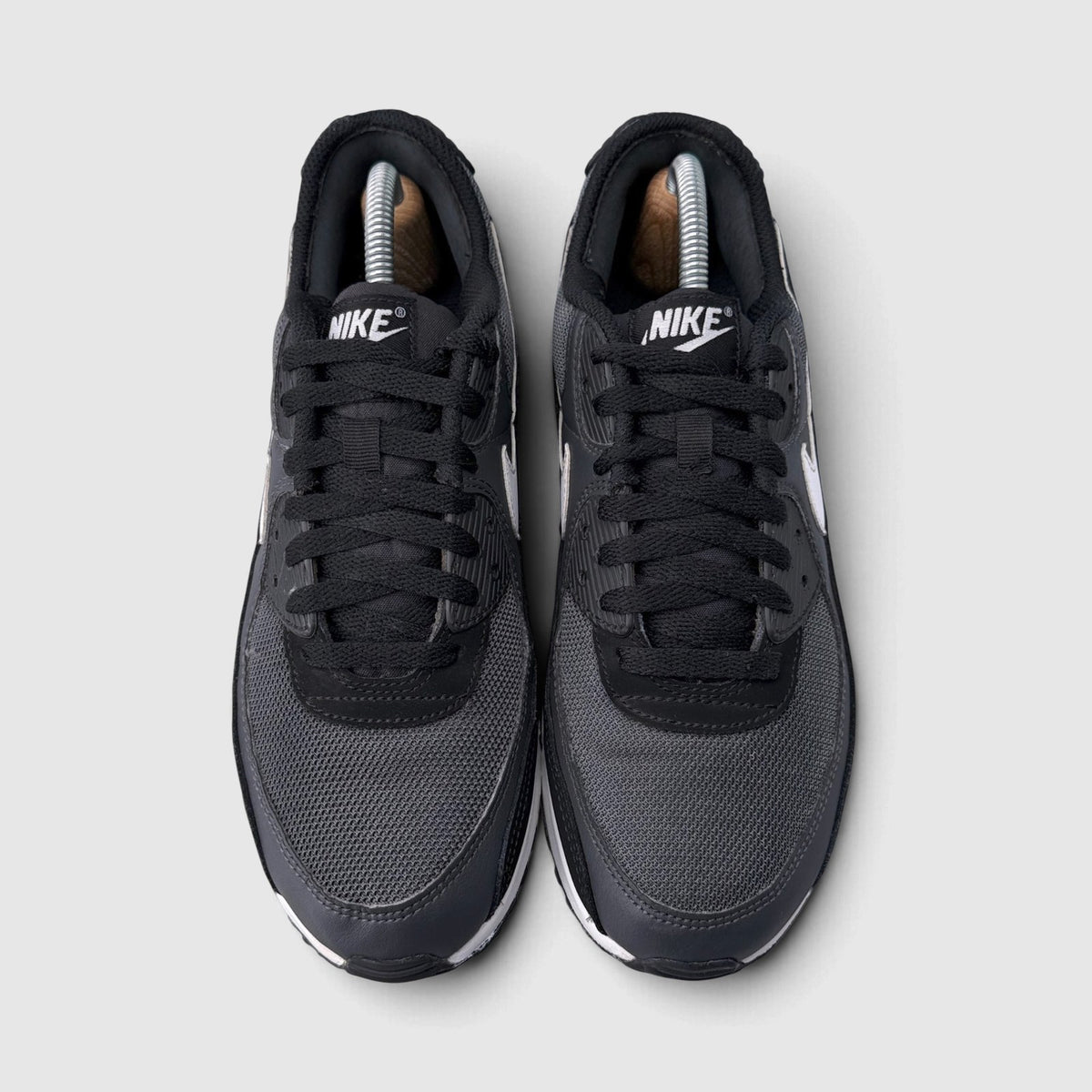 Nike Air Max 90, buty sportowe męskie w bardzo dobrym stanie rozmiar 42, widok z przodu