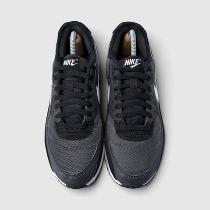 Nike Air Max 90, buty sportowe męskie w bardzo dobrym stanie rozmiar 42, widok z przodu