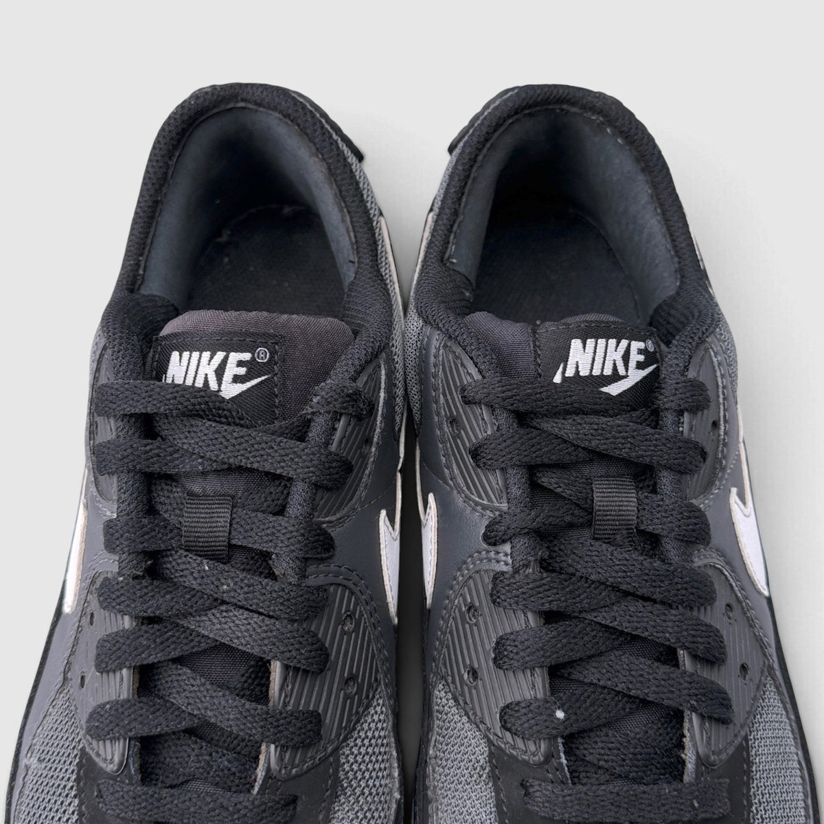 Nike Air Max 90, buty sportowe męskie w bardzo dobrym stanie rozmiar 42, widok z góry