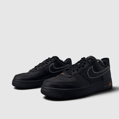 Nike Air Force 1 Low Black Laser Orange, buty sportowe męskie w bardzo dobrym stanie rozmiar 44, para butów