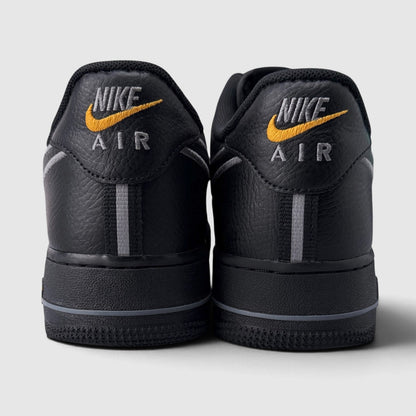 Nike Air Force 1 Low Black Laser Orange, buty sportowe męskie w bardzo dobrym stanie rozmiar 44, widok z tyłu