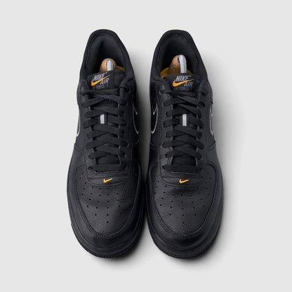 Nike Air Force 1 Low Black Laser Orange, buty sportowe męskie w bardzo dobrym stanie rozmiar 44, widok z góry
