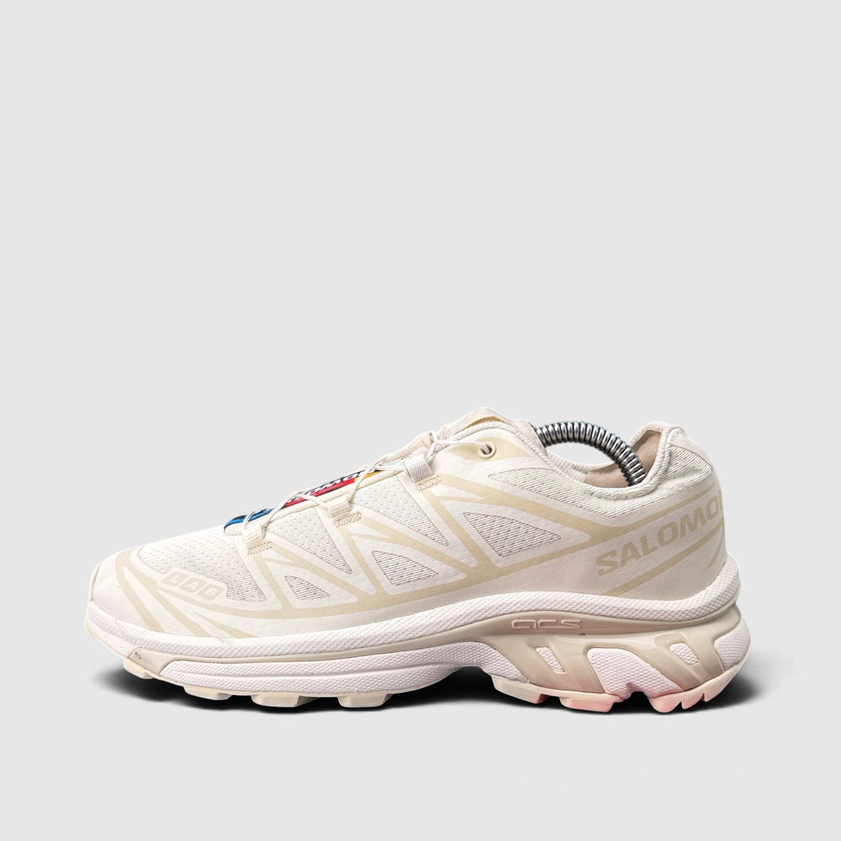 Salomon XT-6 Vanilla Ice / Almond Milk, trekkingi damskie w bardzo dobrym stanie rozmiar 38 2/3, boczny profil, lewa strona