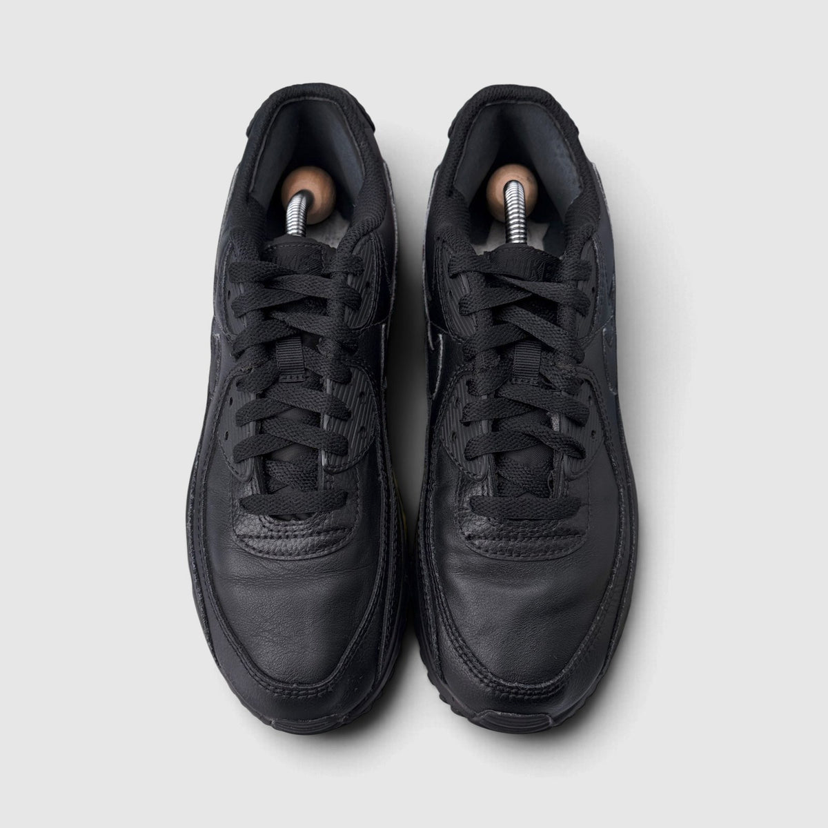 Nike Air Max 90 Triple Black, buty sportowe męskie w bardzo dobrym stanie rozmiar 41, widok z góry