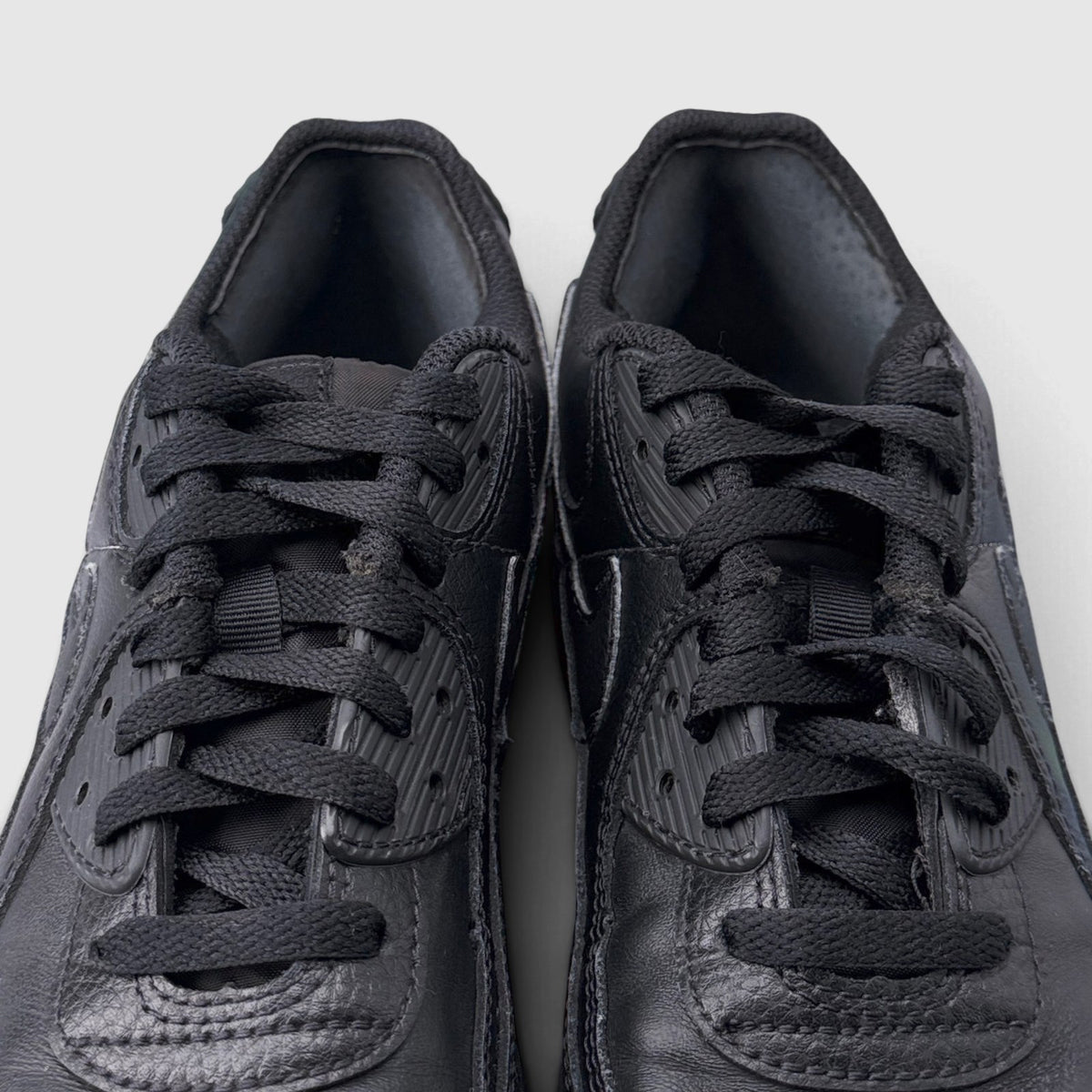 Nike Air Max 90 Triple Black, buty sportowe męskie w bardzo dobrym stanie rozmiar 41, detal