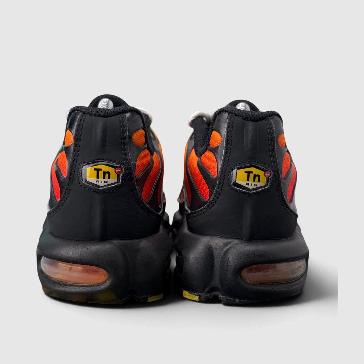 Nike Air Max Plus OG Tiger, buty sportowe męskie w bardzo dobrym stanie rozmiar 42.5, widok z tyłu