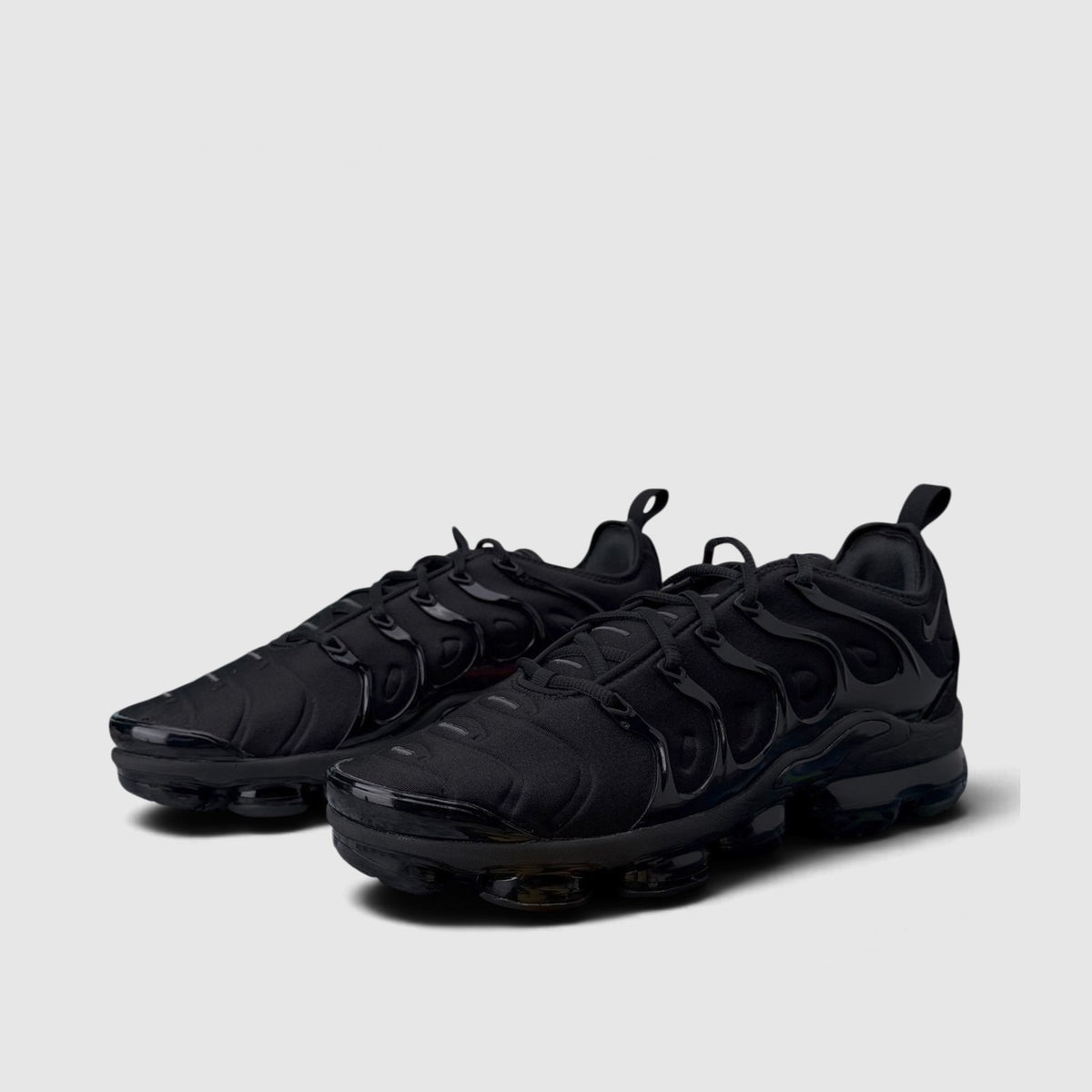 Nike Air VaporMax Plus Triple Black, buty sportowe męskie w bardzo dobrym stanie rozmiar 46, para butów