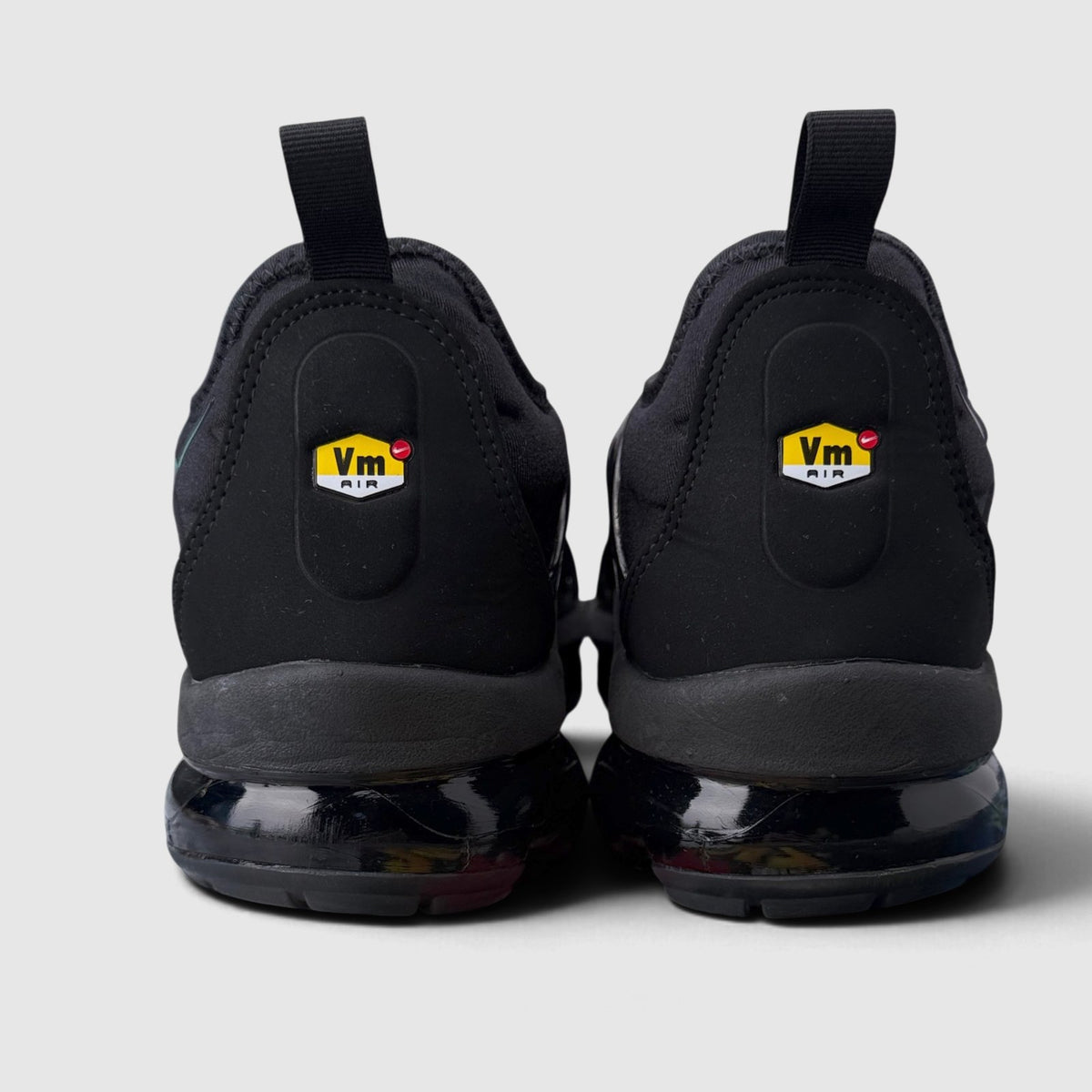 Nike Air VaporMax Plus Triple Black, buty sportowe męskie w bardzo dobrym stanie rozmiar 46, widok z tyłu