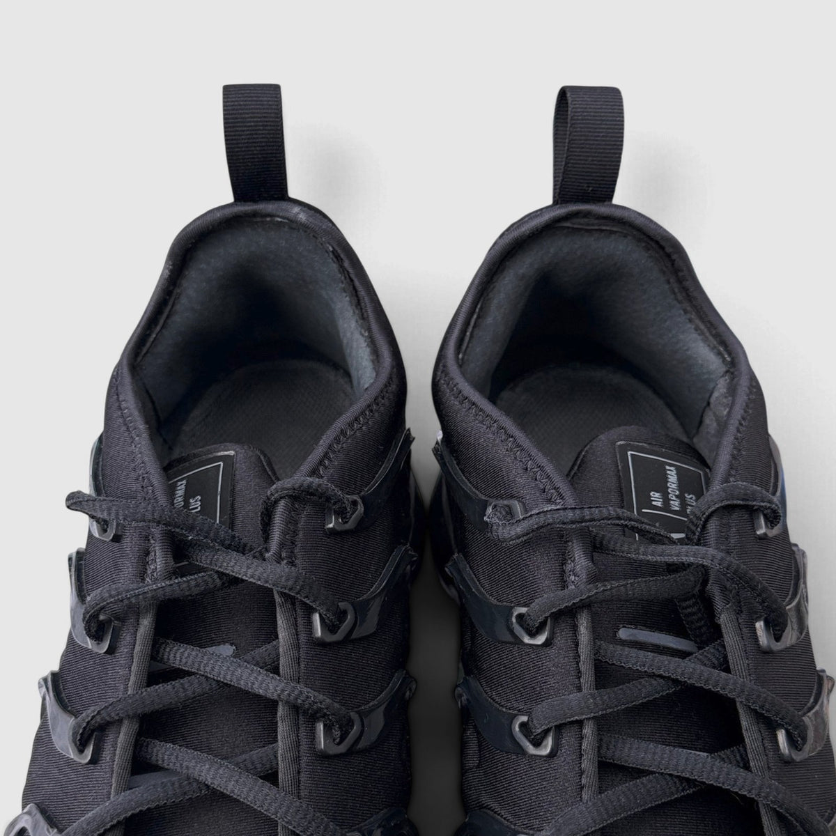 Nike Air VaporMax Plus Triple Black, buty sportowe męskie w bardzo dobrym stanie rozmiar 46, widok z góry