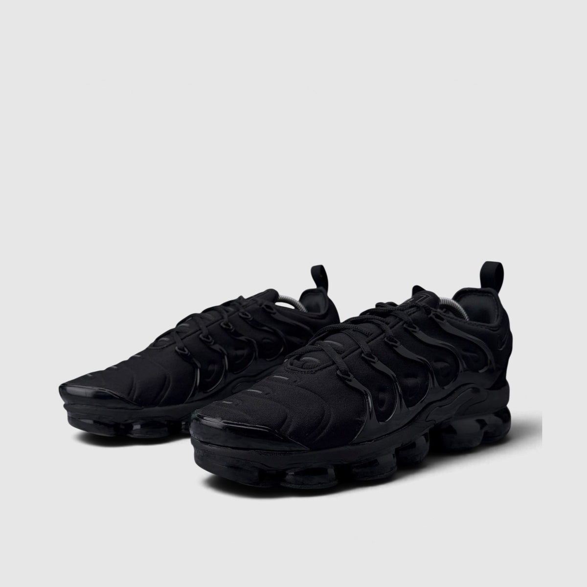 Nike Air VaporMax Plus Triple Black, buty sportowe męskie w bardzo dobrym stanie rozmiar 43, para butów