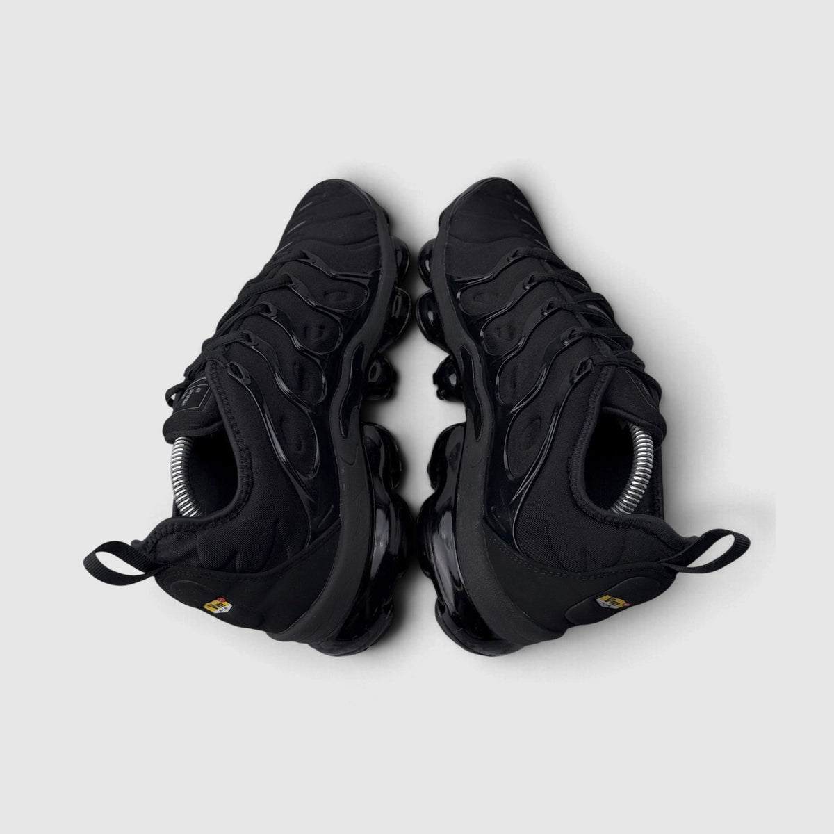 Nike Air VaporMax Plus Triple Black, buty sportowe męskie w bardzo dobrym stanie rozmiar 43, widok z góry