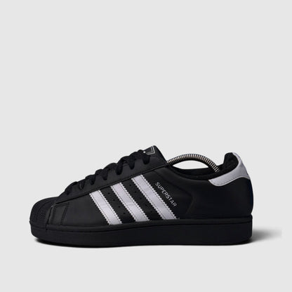 Adidas Superstar II Black White, buty sportowe męskie w bardzo dobrym stanie rozmiar 41 1/3, boczny profil, lewa strona