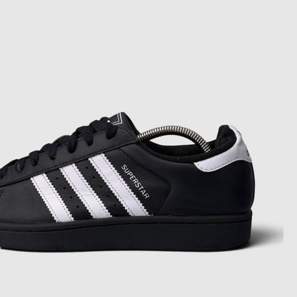Adidas Superstar II Black White, buty sportowe męskie w bardzo dobrym stanie rozmiar 41 1/3, boczny profil, lewa strona