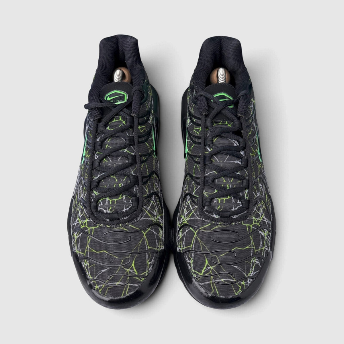 Nike Air Max Plus Black Green Strike, buty sportowe męskie w bardzo dobrym stanie rozmiar 44, widok z przodu