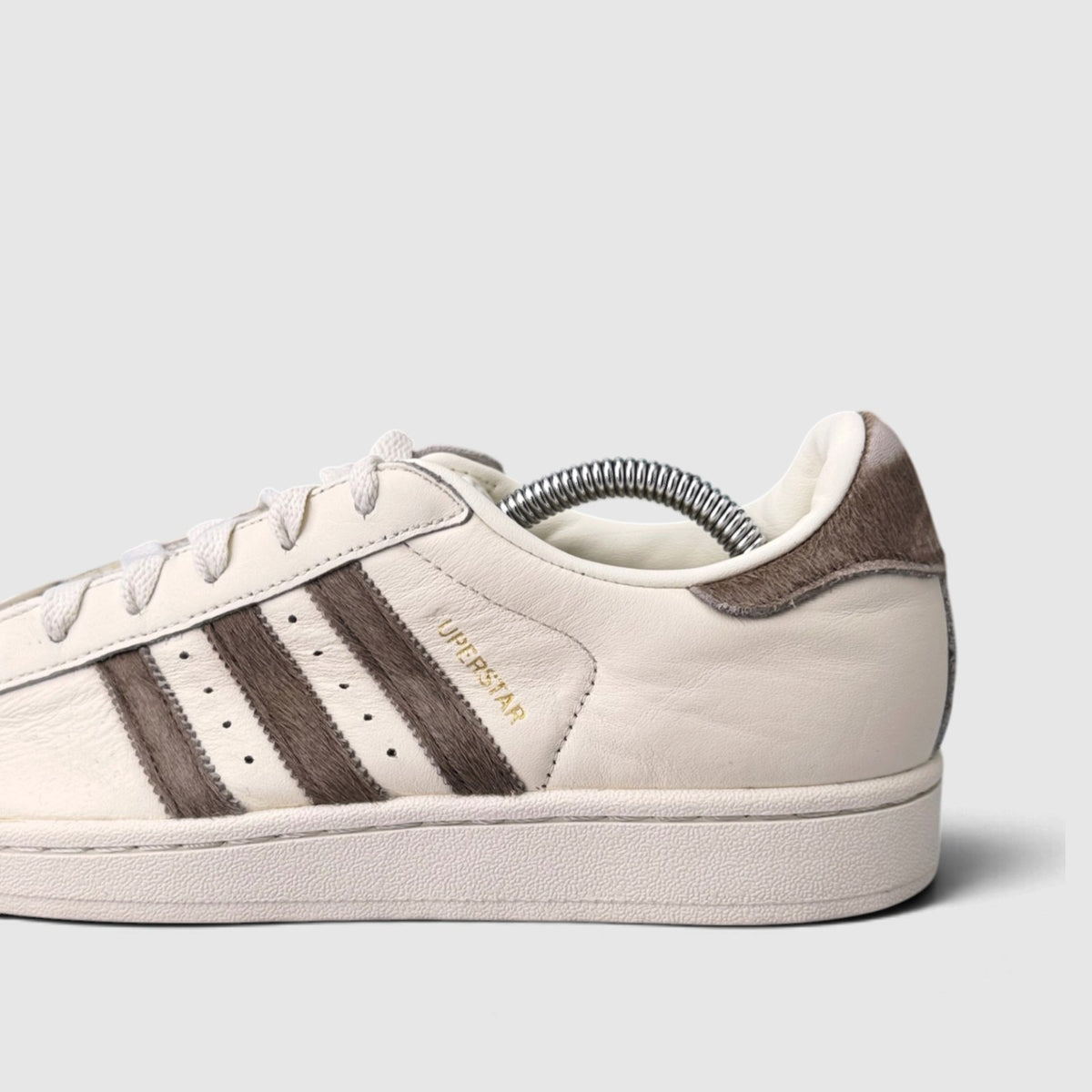 Adidas Superstar II, buty sportowe damskie w bardzo dobrym stanie rozmiar 39 1/3, boczny profil, lewa strona