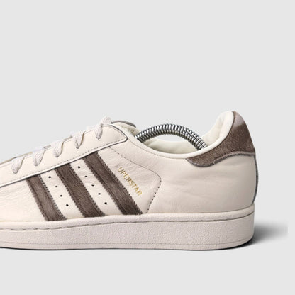 Adidas Superstar II, buty sportowe damskie w bardzo dobrym stanie rozmiar 39 1/3, boczny profil, lewa strona