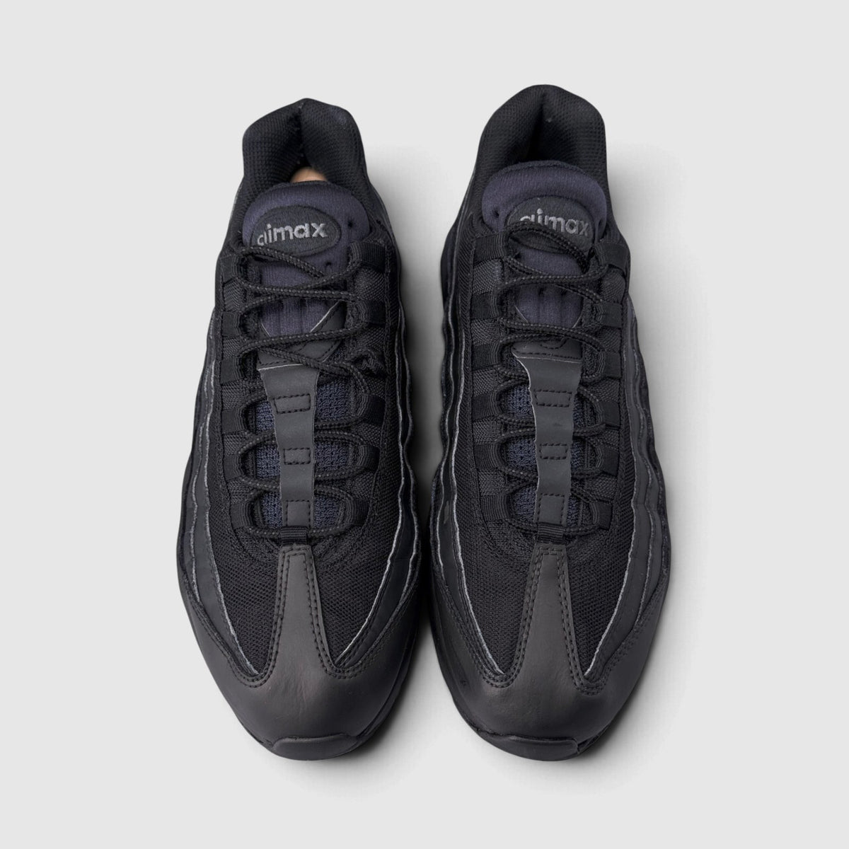 Nike Air Max 95 Essential Triple Black, buty sportowe męskie w bardzo dobrym stanie rozmiar 45, widok z góry