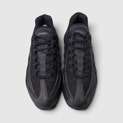 Nike Air Max 95 Essential Triple Black, buty sportowe męskie w bardzo dobrym stanie rozmiar 45, widok z góry