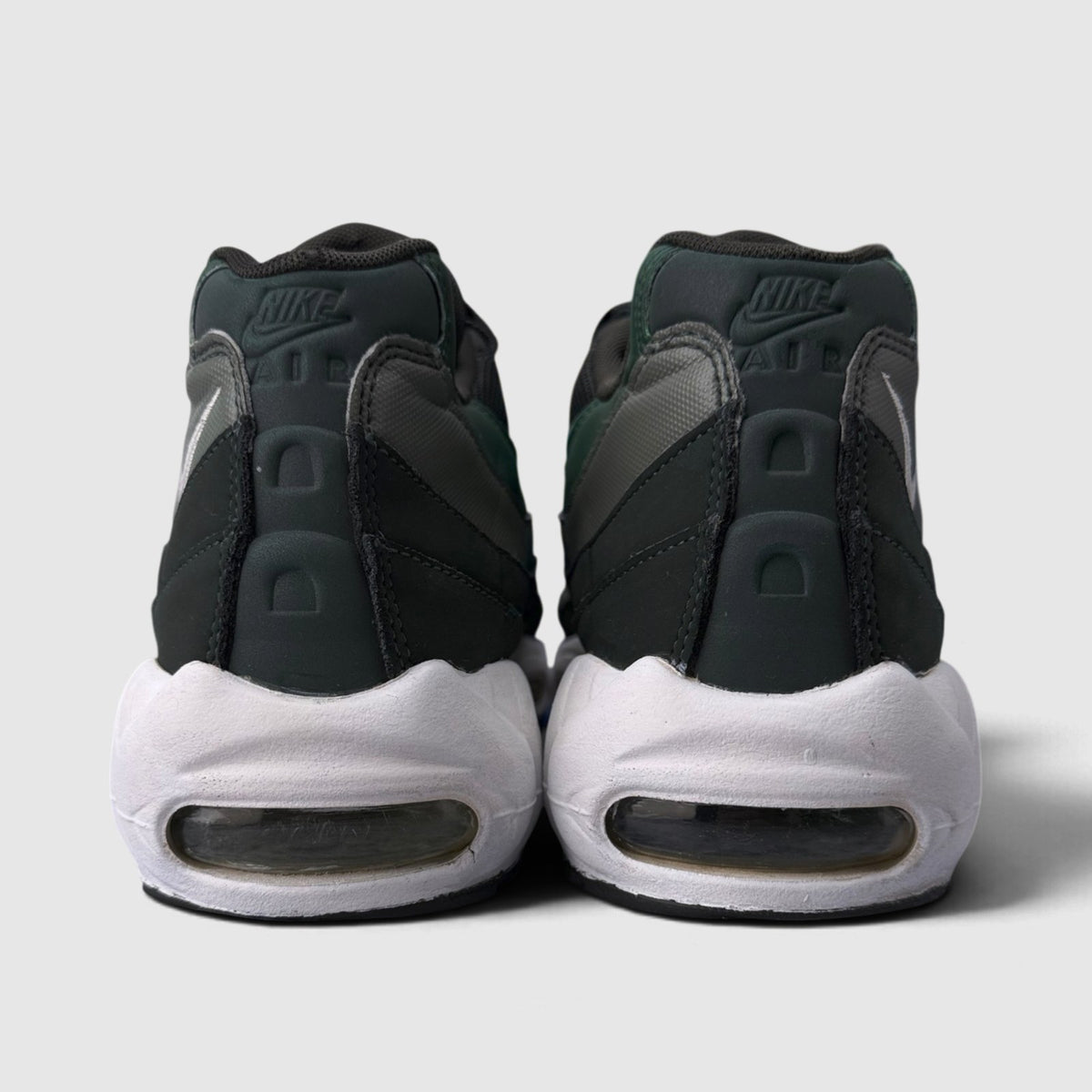 Nike Air Max 95, buty sportowe męskie w bardzo dobrym stanie rozmiar 46, widok z tyłu
