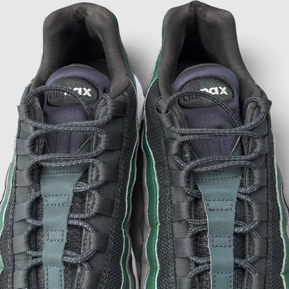 Nike Air Max 95, buty sportowe męskie w bardzo dobrym stanie rozmiar 46, język buta