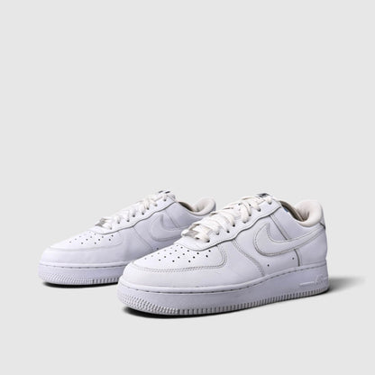 Nike Air Force 1 Low FlyEase Triple White, buty sportowe męskie w bardzo dobrym stanie rozmiar 42, para butów