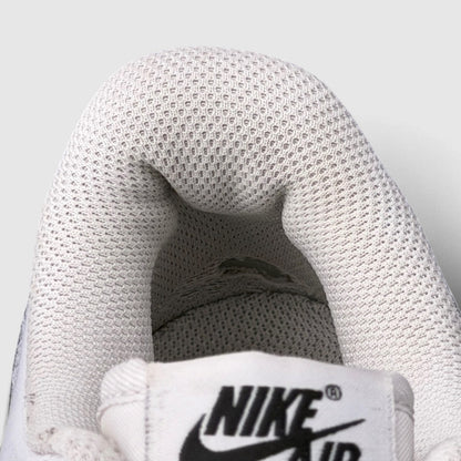 Nike Air Force 1 Low FlyEase Triple White, buty sportowe męskie w bardzo dobrym stanie rozmiar 42, wkładka