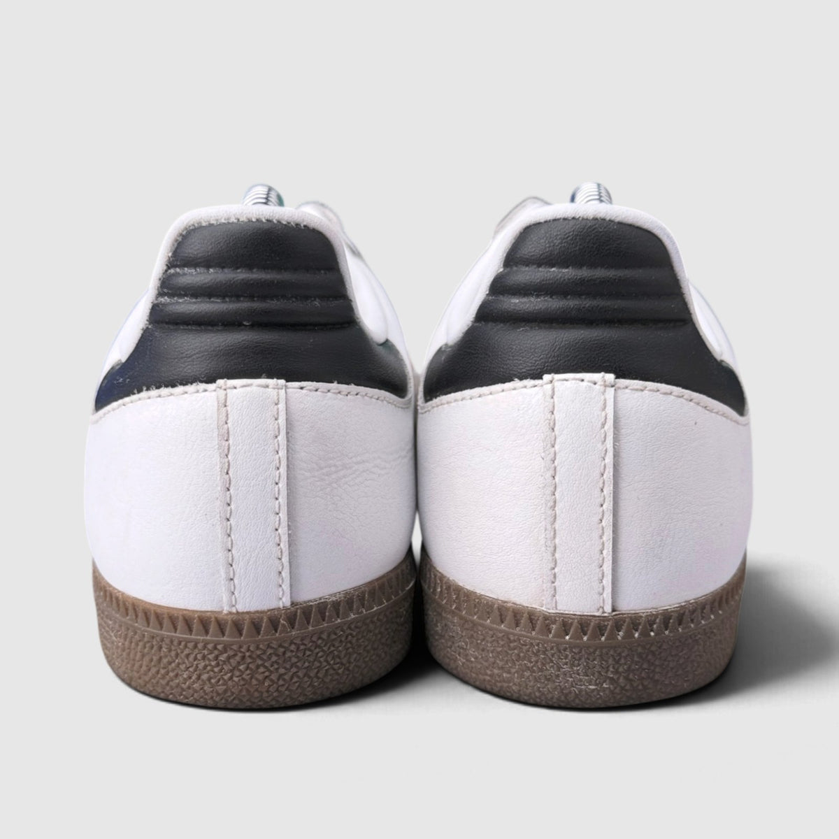 Adidas Samba OG White / Black, buty sportowe damskie w bardzo dobrym stanie rozmiar 38 2/3, widok z tyłu