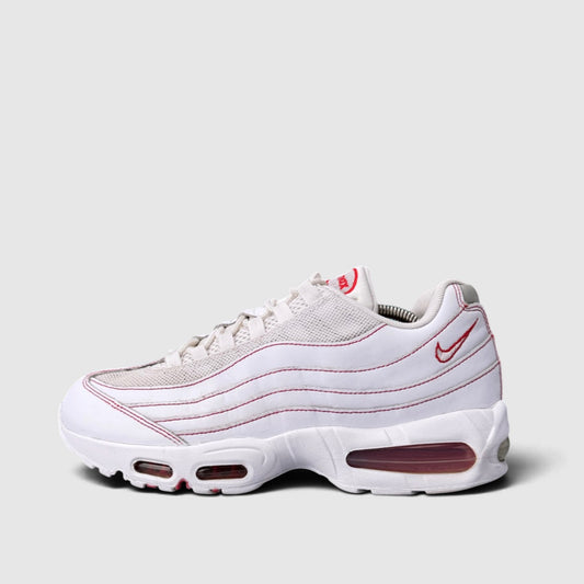 Nike Air Max 95 OG, buty sportowe męskie w bardzo dobrym stanie rozmiar 44.5, boczny profil, lewa strona
