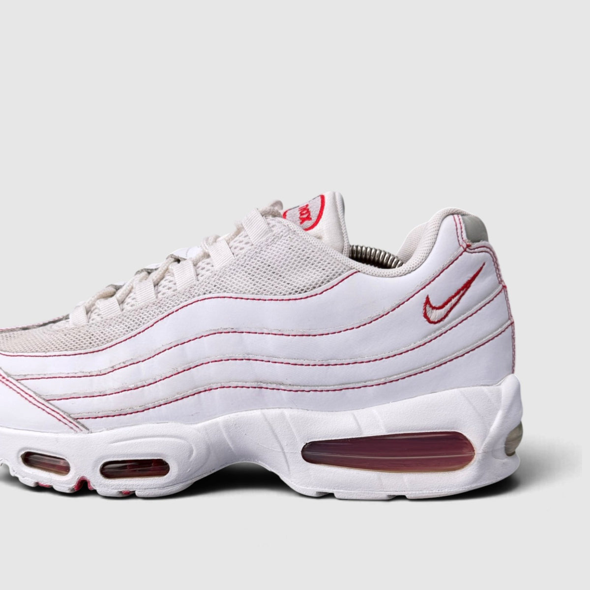 Nike Air Max 95 OG, buty sportowe męskie w bardzo dobrym stanie rozmiar 44.5, boczny profil, lewa strona
