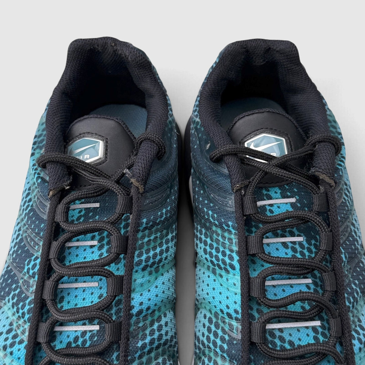 Nike Air Max Plus Black Dusty Cactus, buty sportowe męskie w dobrym stanie rozmiar 42.5, detal