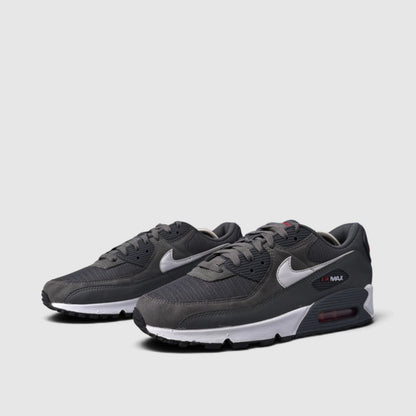 Nike Air Max 90, buty sportowe męskie w bardzo dobrym stanie rozmiar 42.5, para butów