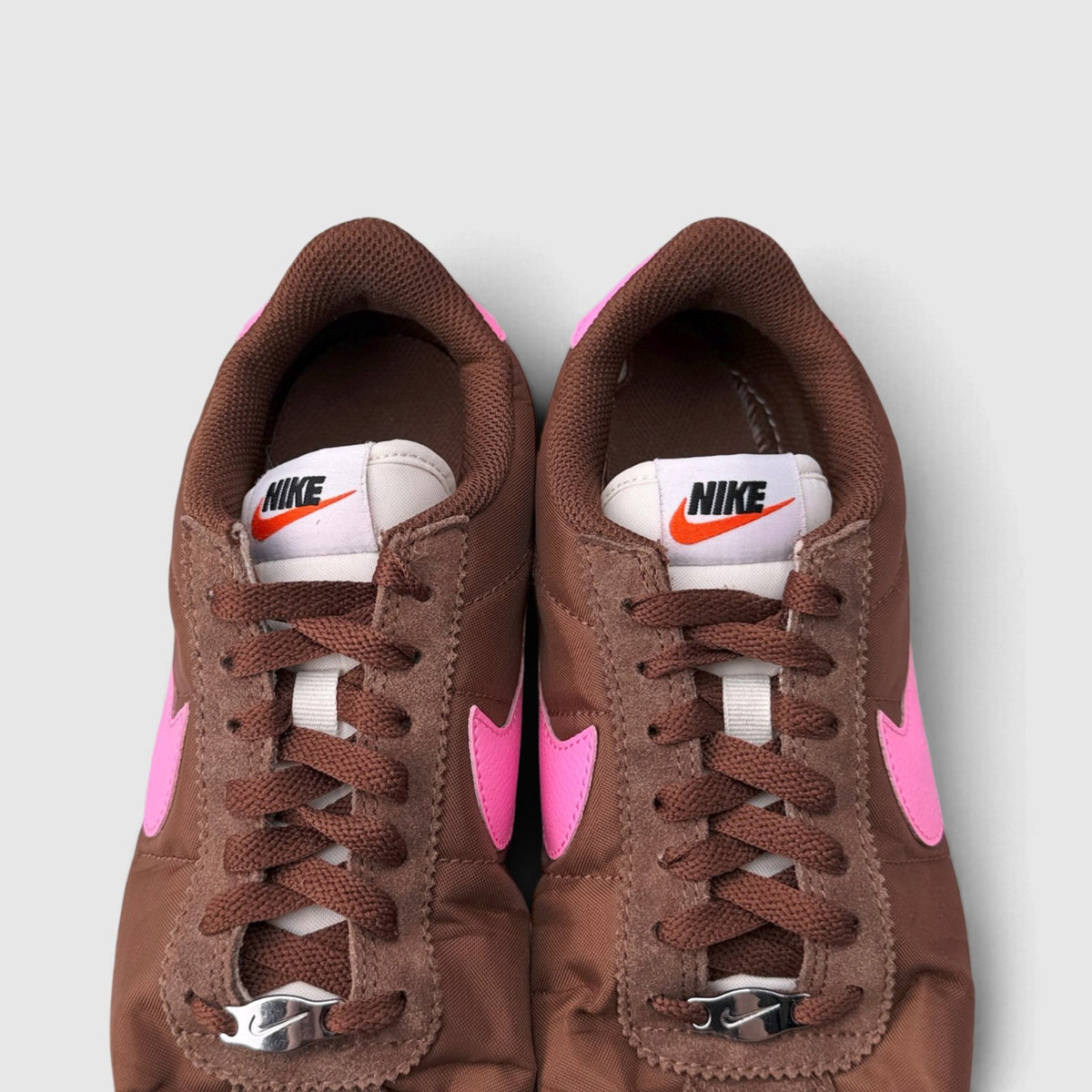 Nike Classic Cortez, buty sportowe damskie w bardzo dobrym stanie rozmiar 38, wewnętrzny panel lewego buta