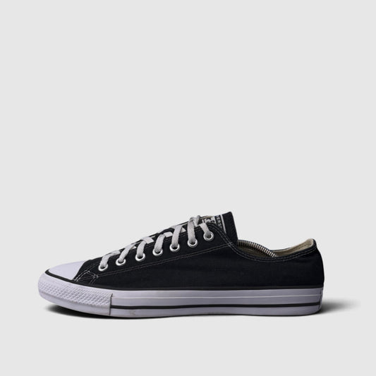Converse Chuck Taylor All Star Black, buty sportowe męskie w bardzo dobrym stanie rozmiar 44, boczny profil, lewa strona