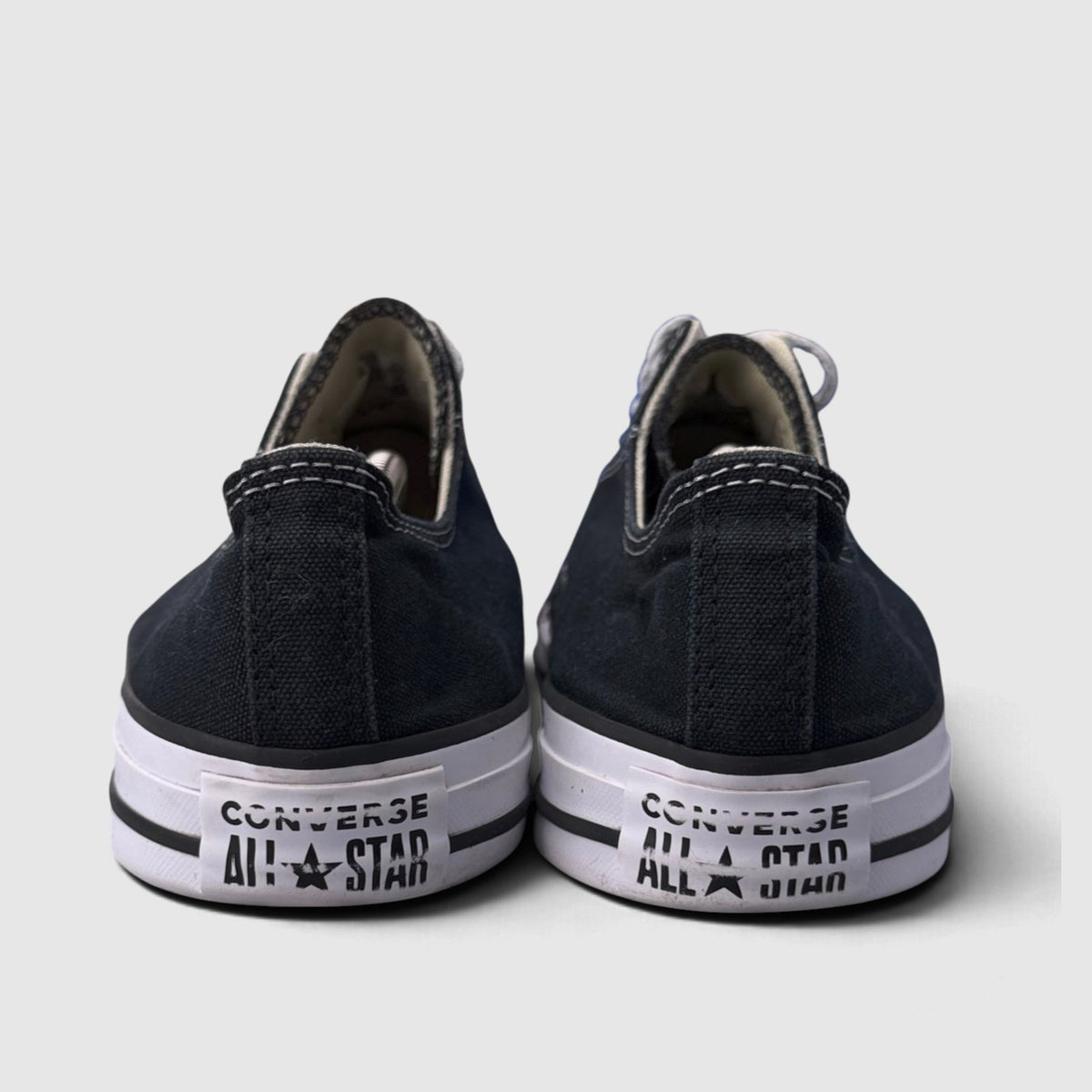 Converse Chuck Taylor All Star Black, buty sportowe męskie w bardzo dobrym stanie rozmiar 44, widok z tyłu