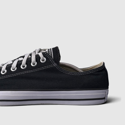 Converse Chuck Taylor All Star Black, buty sportowe męskie w bardzo dobrym stanie rozmiar 44, boczny profil, lewa strona
