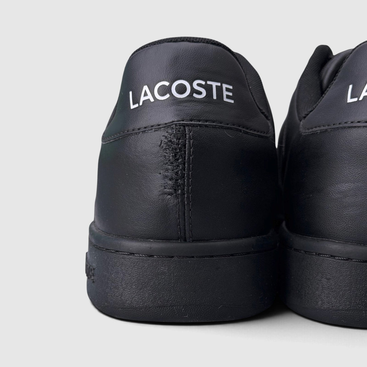 Lacoste Carnaby Cup, buty sportowe męskie w bardzo dobrym stanie rozmiar 43, zapiętek